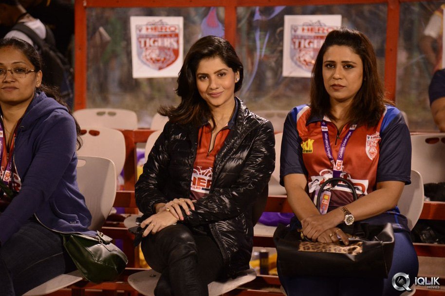 CCL-5-Telugu-Warriors-vs-Bengal-Tigers-Match-Photos